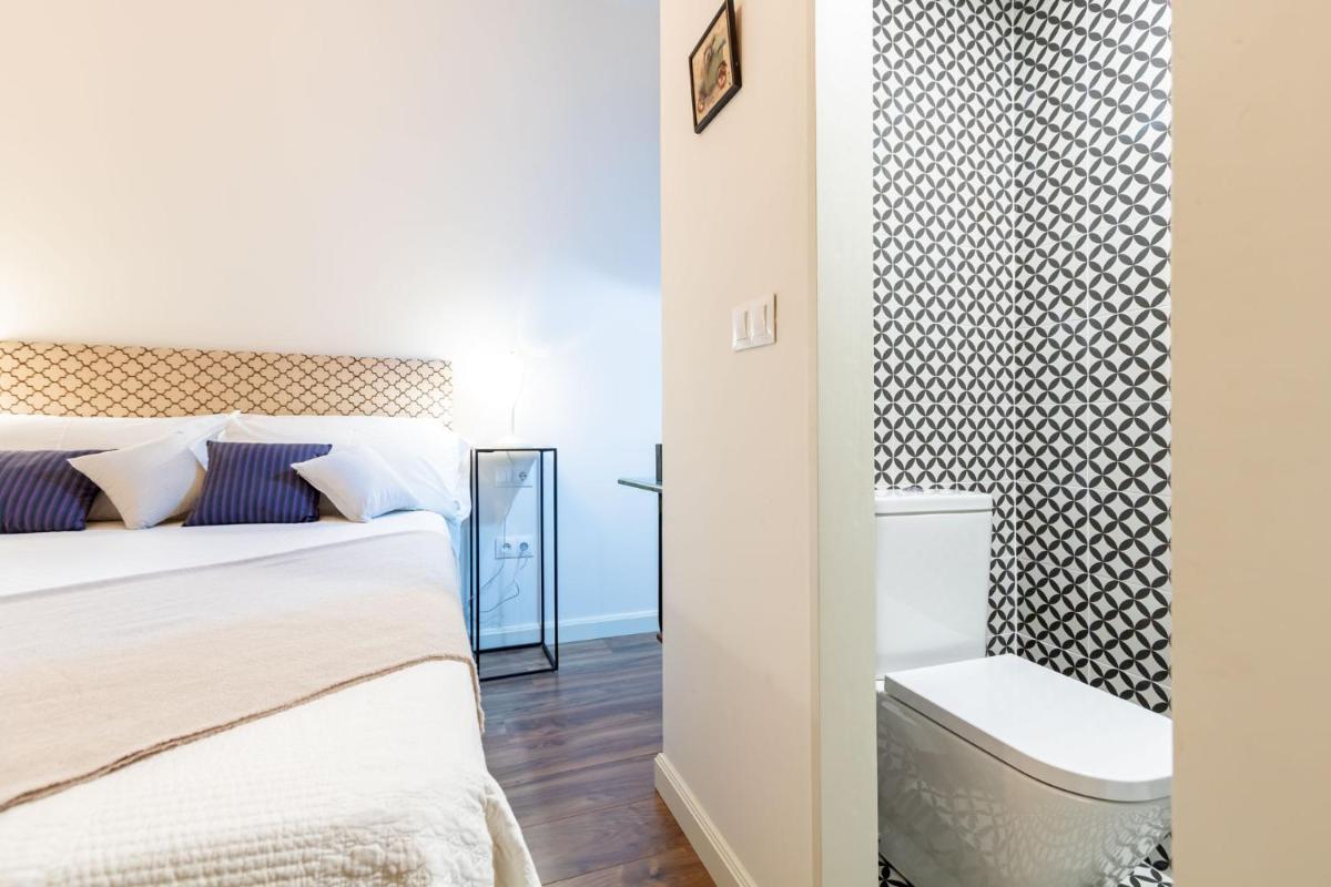 Garci Deluxe Suite by Valcambre - Housity