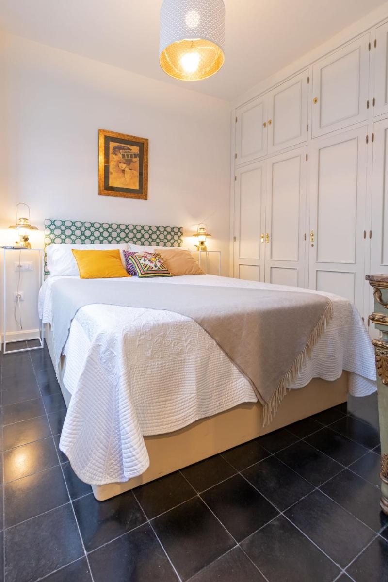 Garci Deluxe Suite by Valcambre - Housity