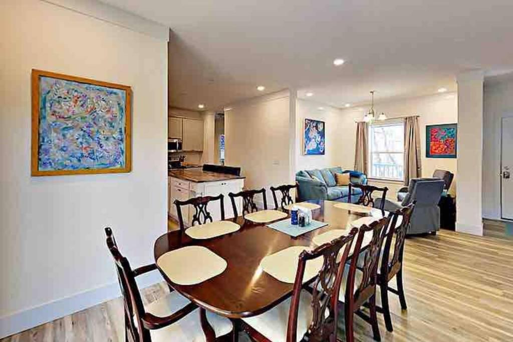 Serenity Views Luxury - Close to City & Parkway! - Housity