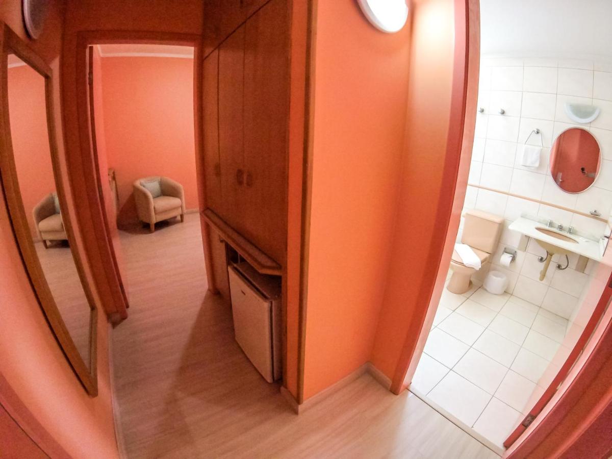 Milão Hotel - Housity