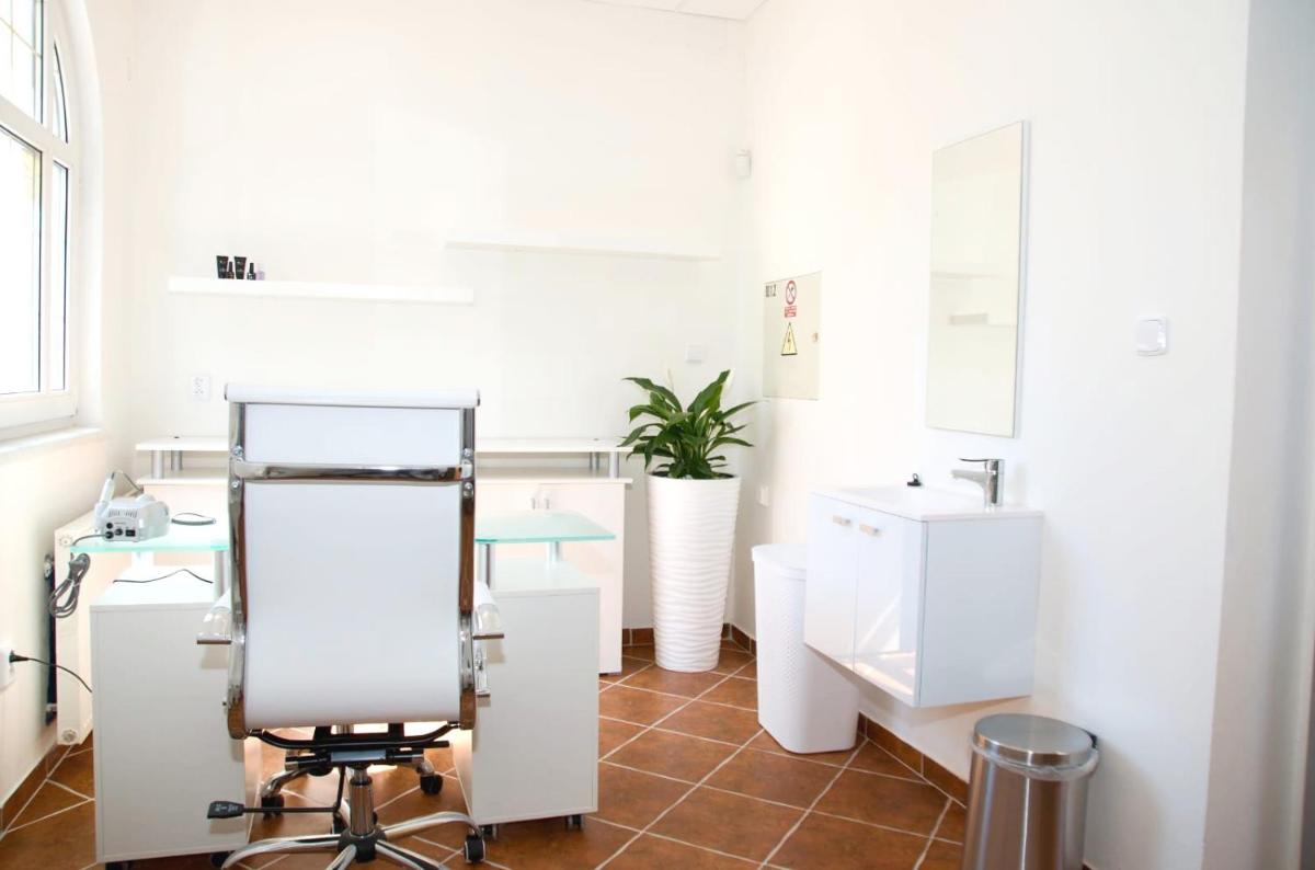 GrandLux Villa & Spa - Housity