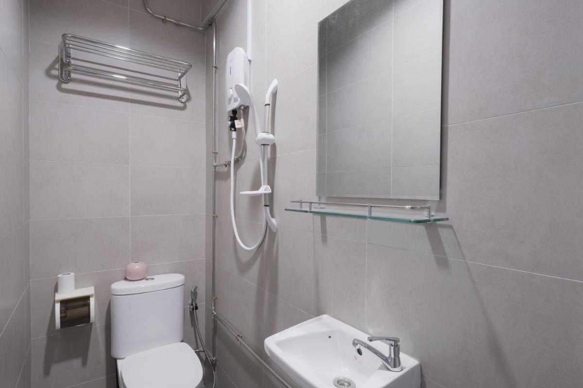 Q Loft Hotels at Bedok - Housity