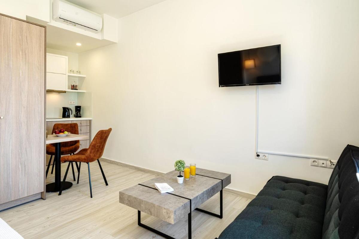 White&Gray Apartment - Housity