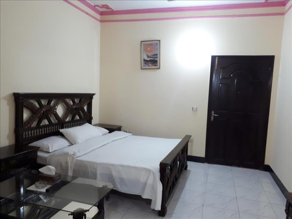 Hotel Luxury Palace - Housity