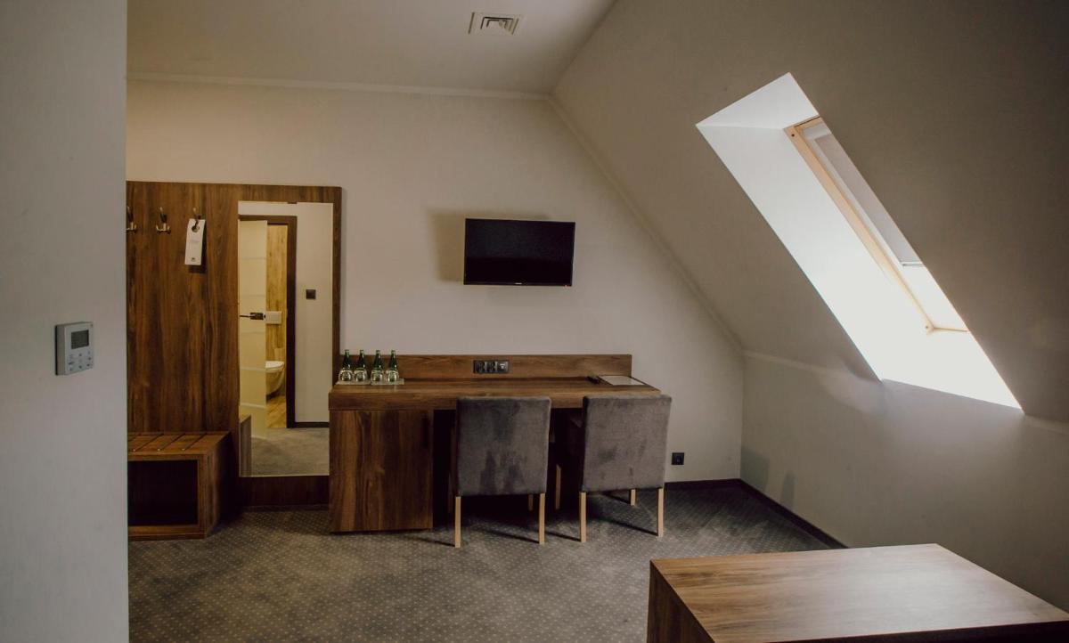 Hotel Nad Stawem - Housity