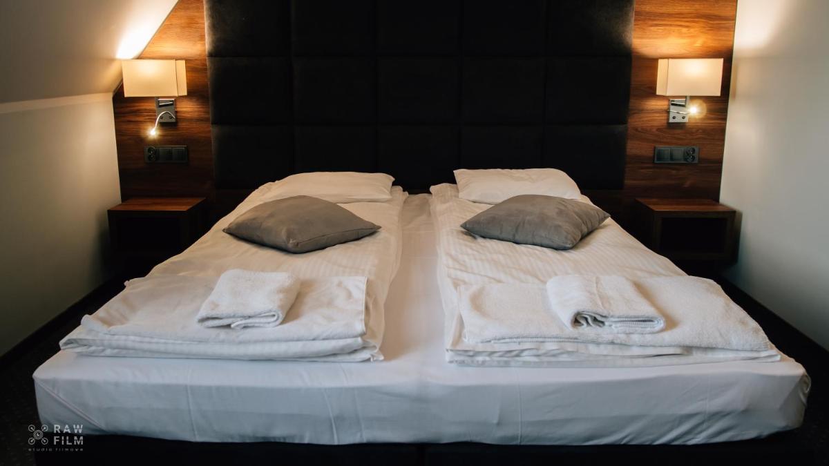 Hotel Nad Stawem - Housity