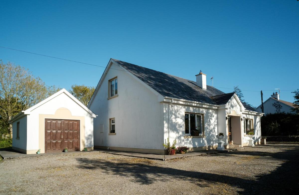 Knocknagrough House, Ballyvaughan, Co. Clare - Housity
