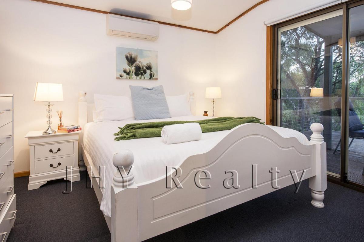 Coastal Cottage - Housity