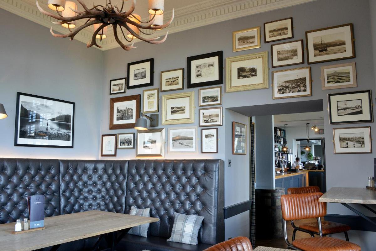 The Douglas Hotel - Housity