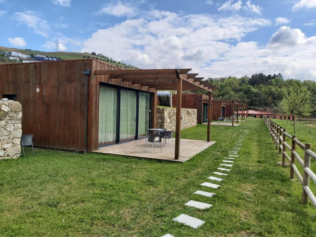 Um jardim no exterior de Douro Cister Hotel Resort