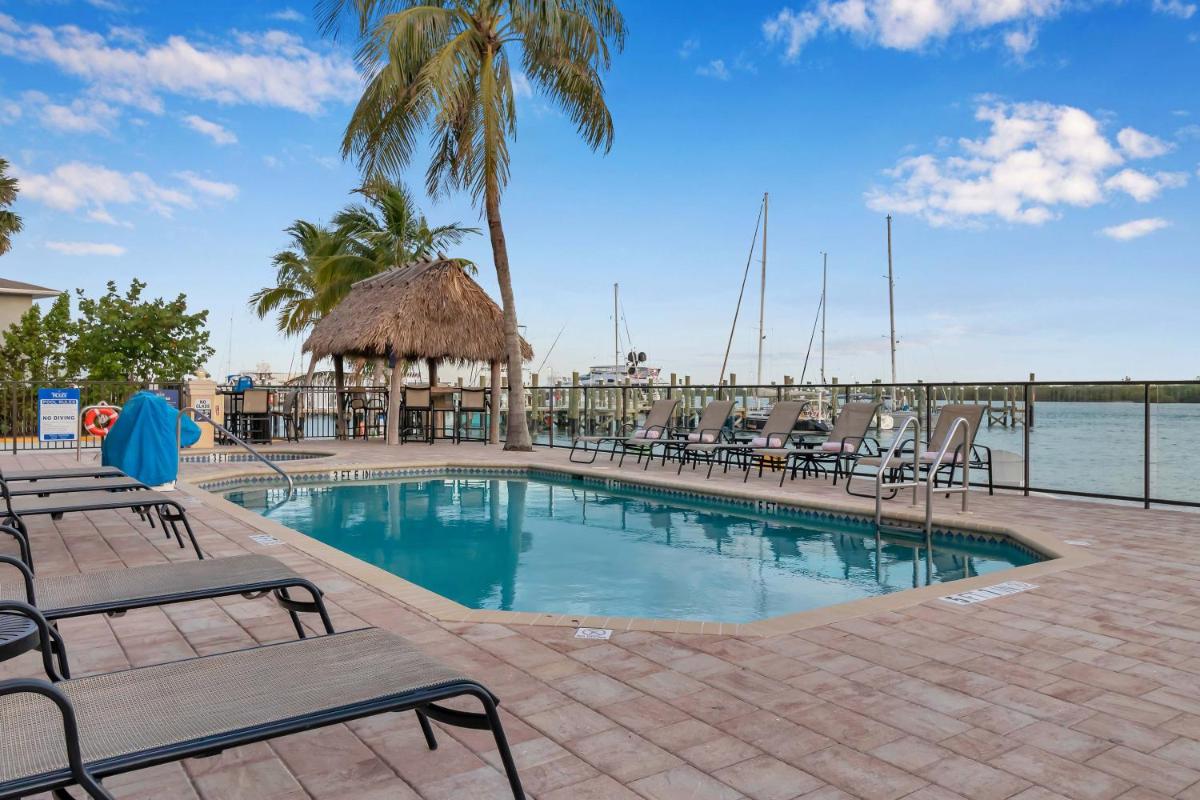 Hutchinson Island Hotel - Housity