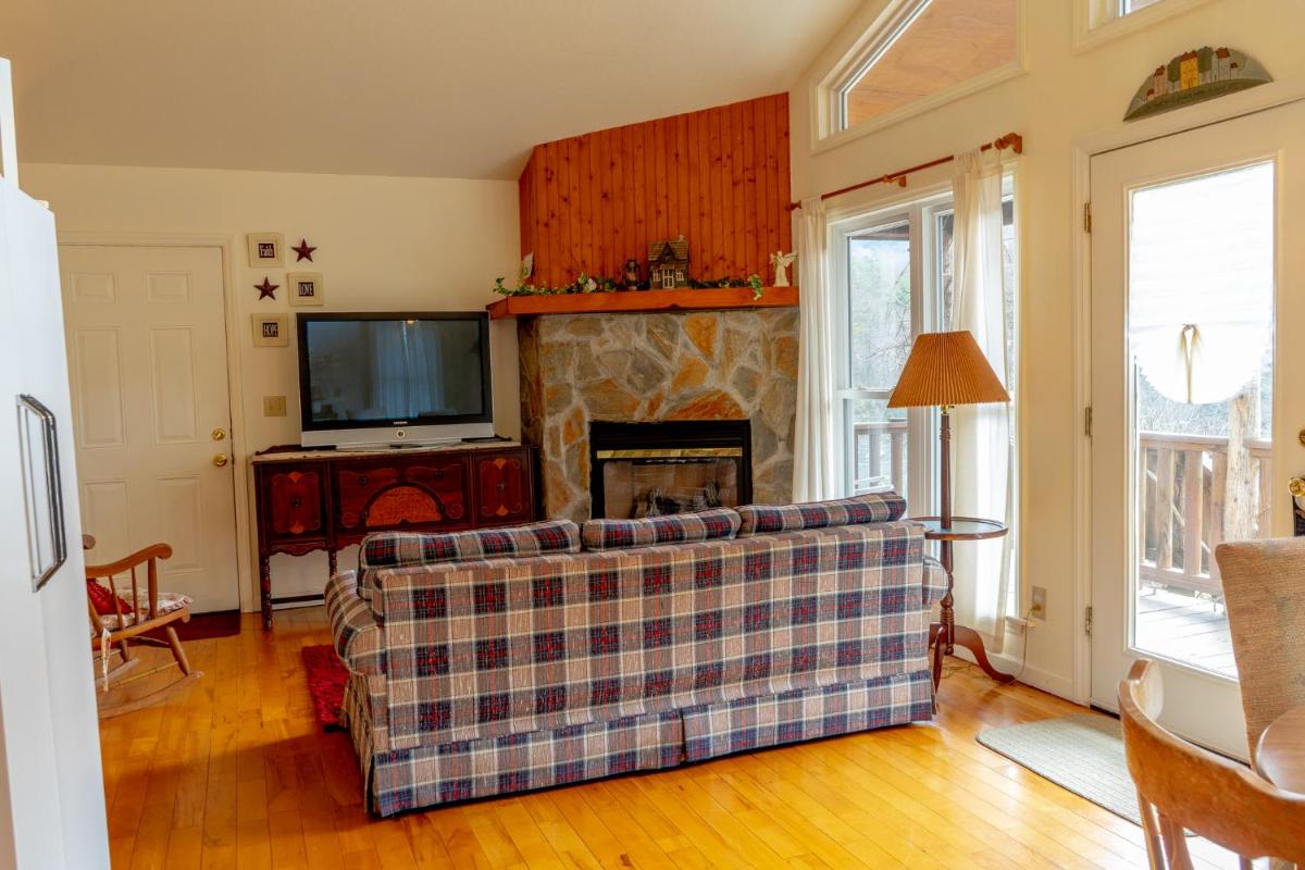 The Chimney Rock Inn & Cottages - Housity