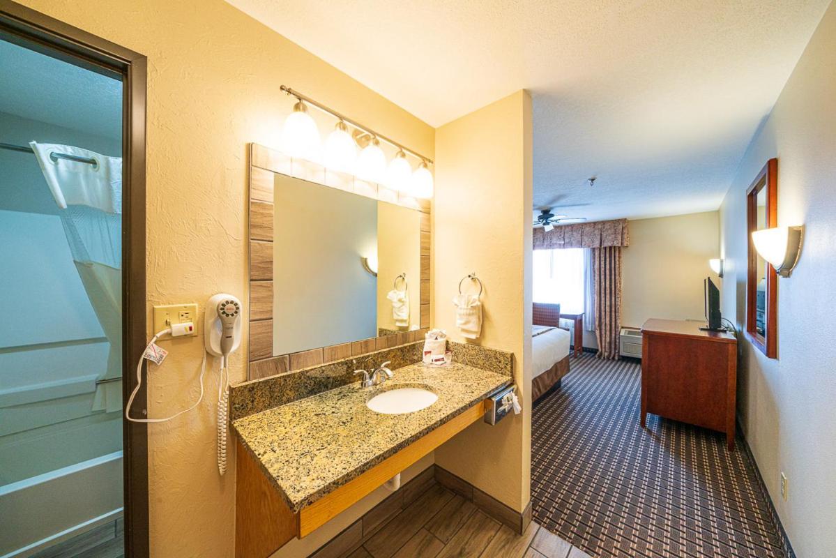 Alpine Inn & Suites Gunnison - Housity