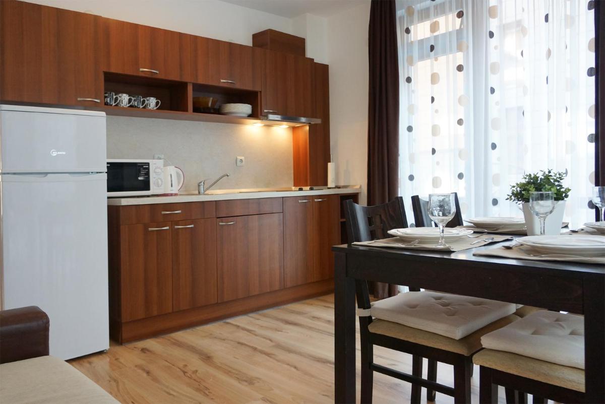 Apartcomplex in Sveti Vlas Viktorio 3 - Housity