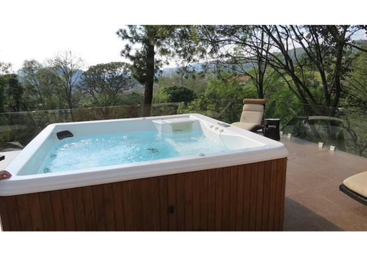 Suitetrails - Luxurious & Modern Cabin in the Woods with Jacuzzi - Valle 1