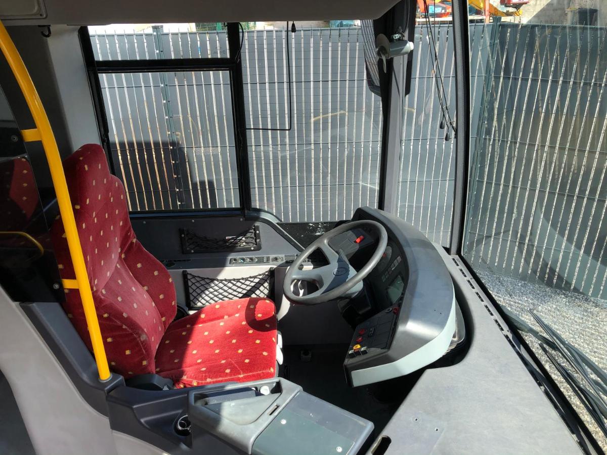 L Arrêt de Bus Insolite & SPA - Housity
