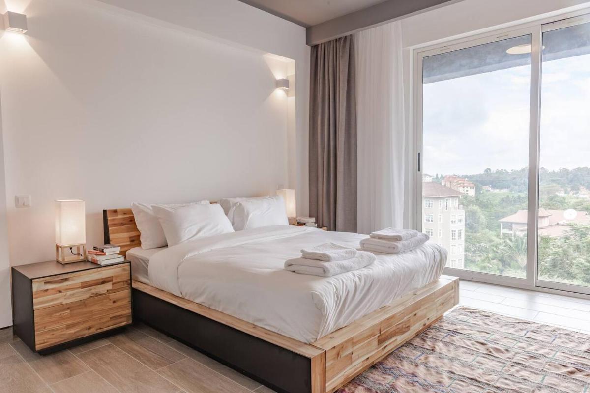 Purple Stays by Your Host - Housity