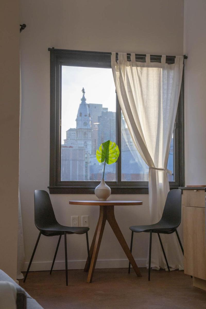 Congress Loft, Center City, Amazing Views - CONTACTLESS CHECK IN - Housity