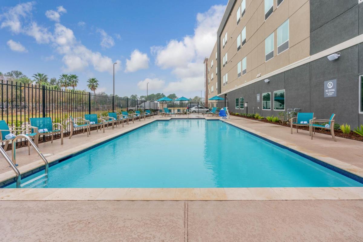 La Quinta Inn and Suites by Wyndham Houston Spring South - Housity