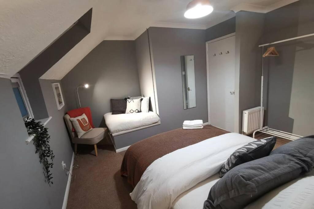 Cosy up in Palmers Leaze - Housity