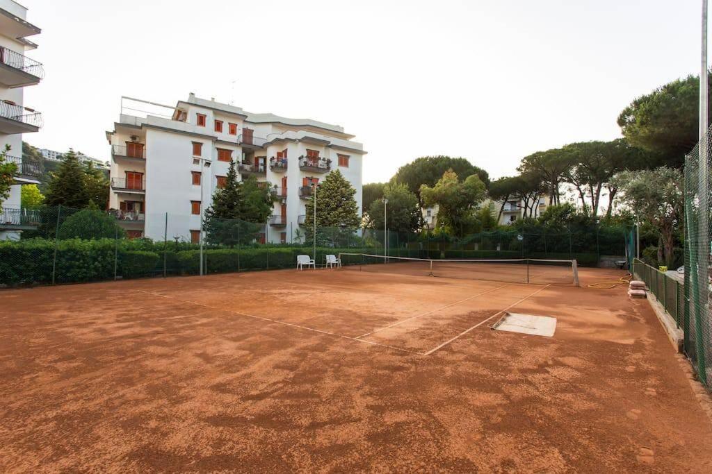 Virginia's Guest House - Housity