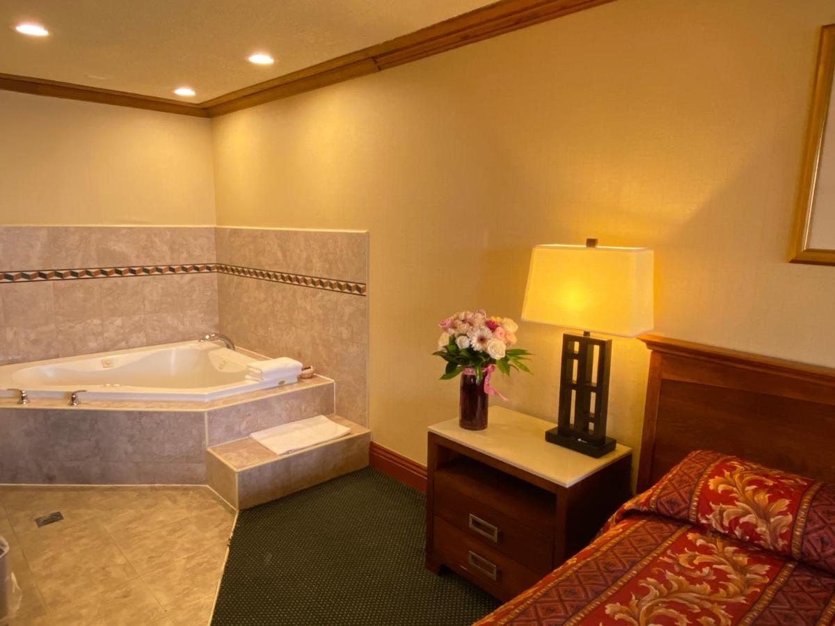 New Century Inn - Housity