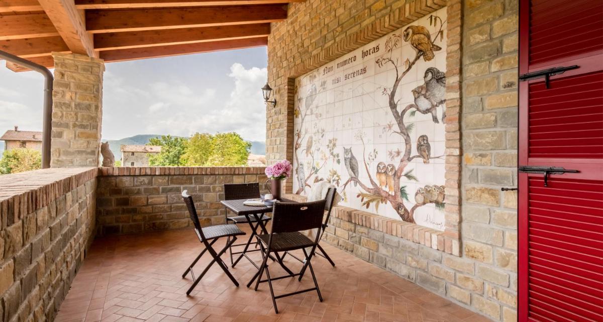 JOIVY Superb Villas with Tennis Court, Garden and BBQ area - Housity