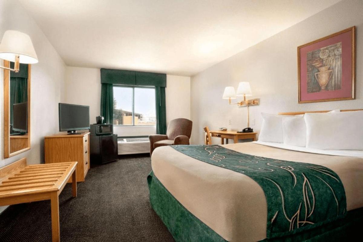 Travelodge by Wyndham Cheyenne - Housity