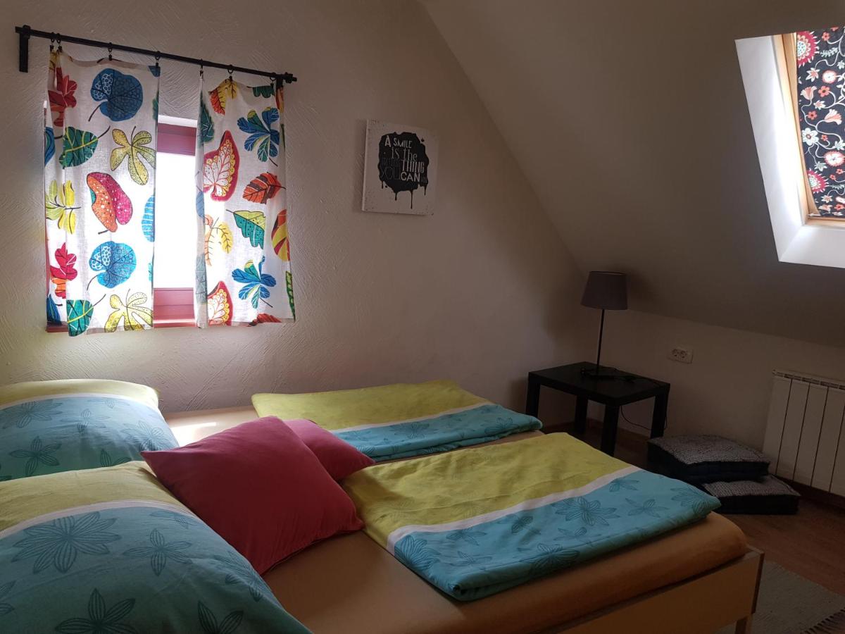 Thirsty River Rooms - Housity