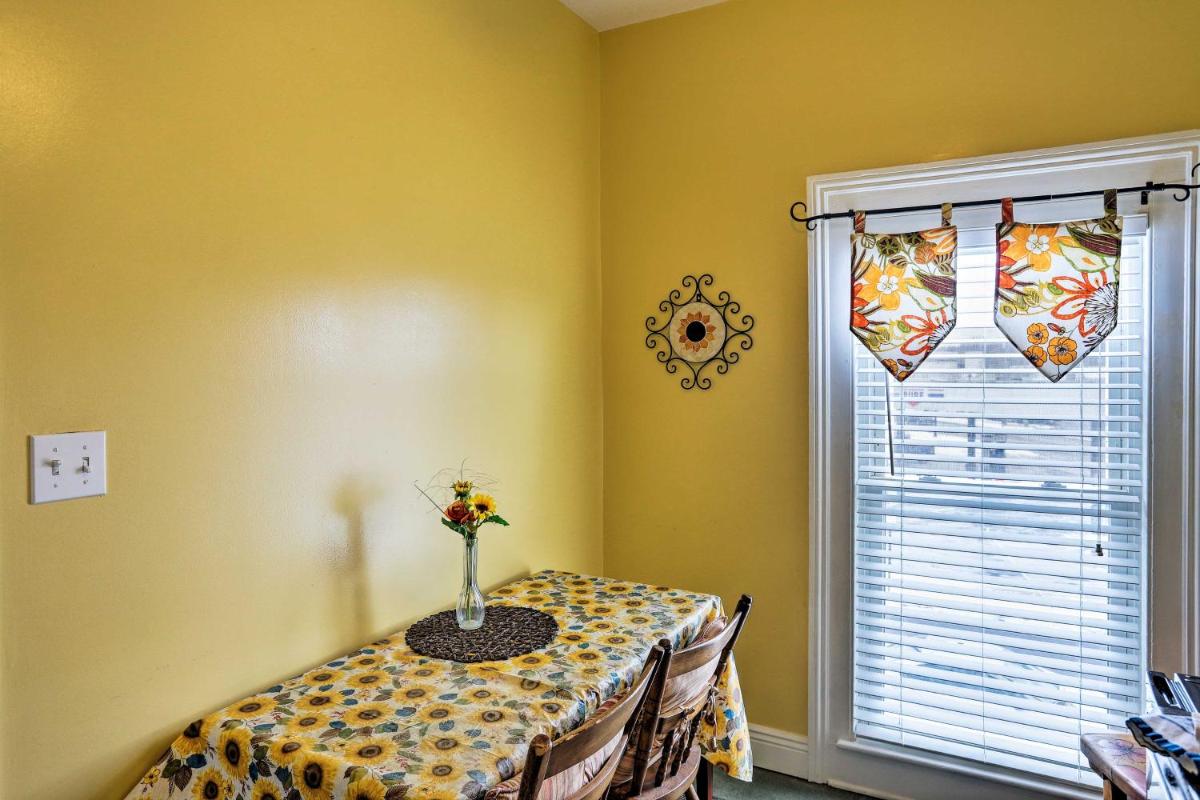 Warm and Welcoming Suite Amherst Historic District - Housity