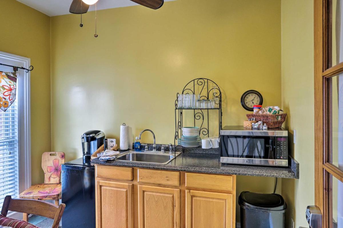 Warm and Welcoming Suite Amherst Historic District - Housity