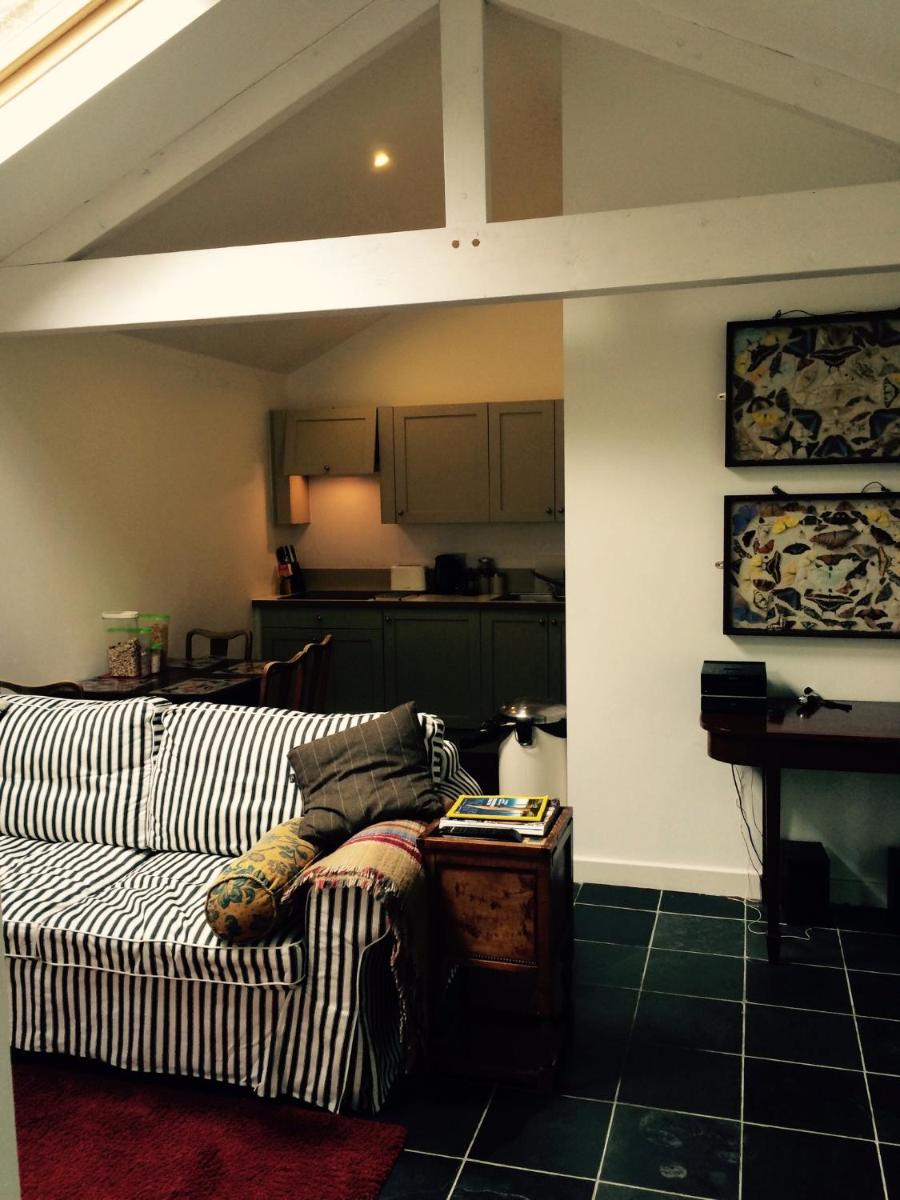 Hadrian's Barn - Housity