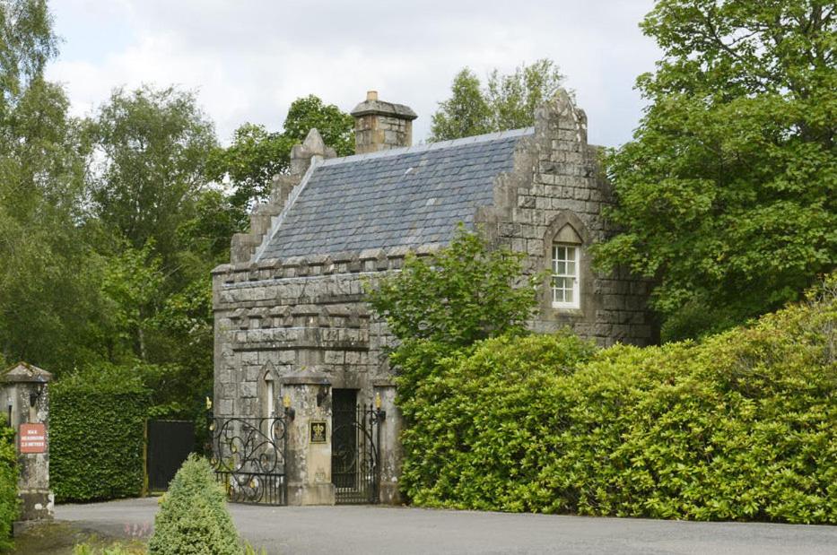 Inverlochy Castle Hotel - Housity