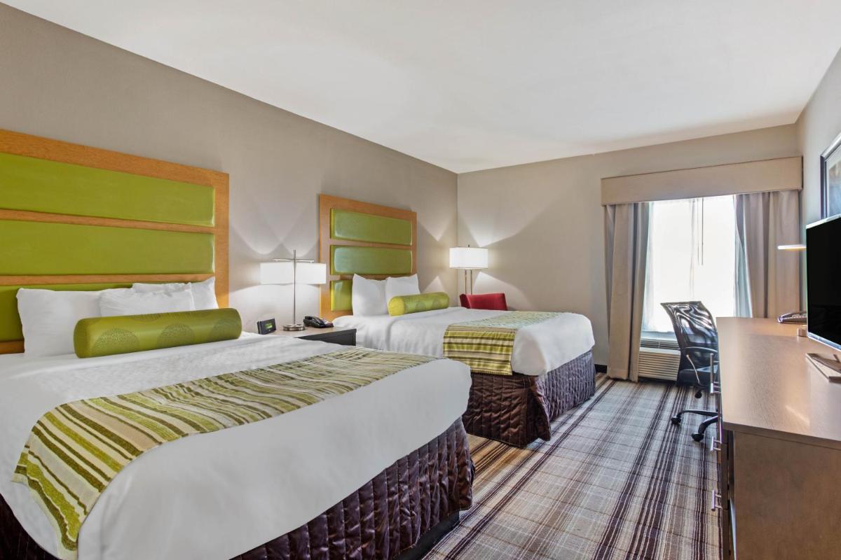 La Quinta by Wyndham Paducah - Housity