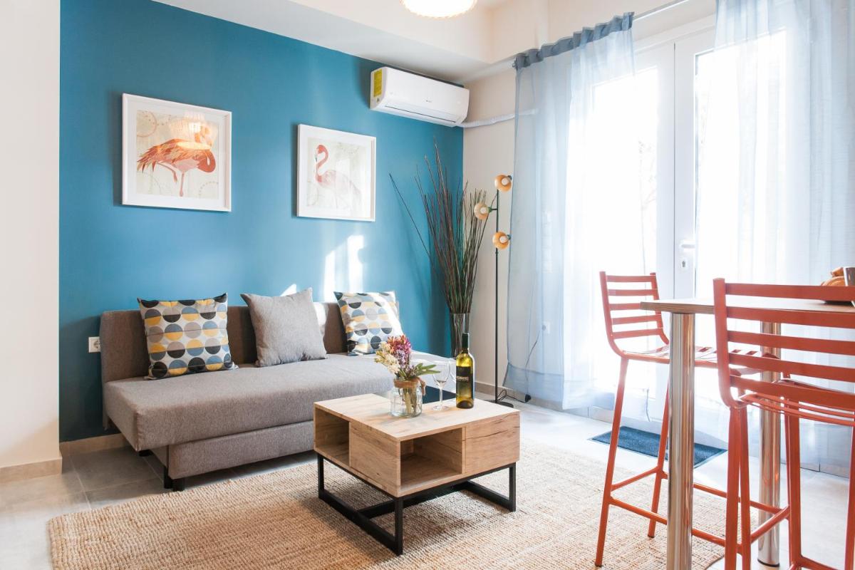 Walk through Athens, based in a local’s hip house! - Housity