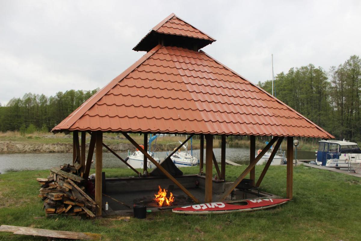 Marina Niedźwiedzi Róg - Housity