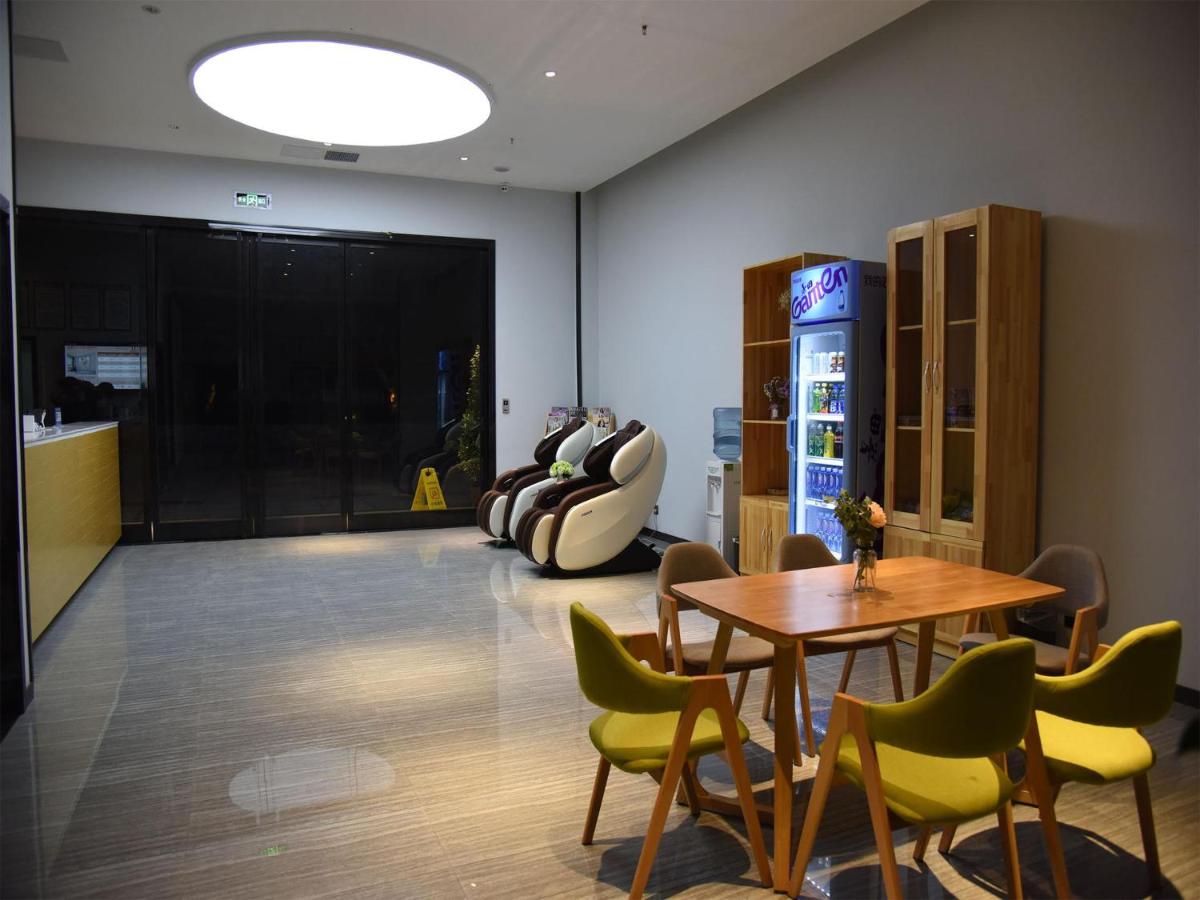 7Days Premium Chongqing Baishiyi Hot Spring Capital Branch - Housity