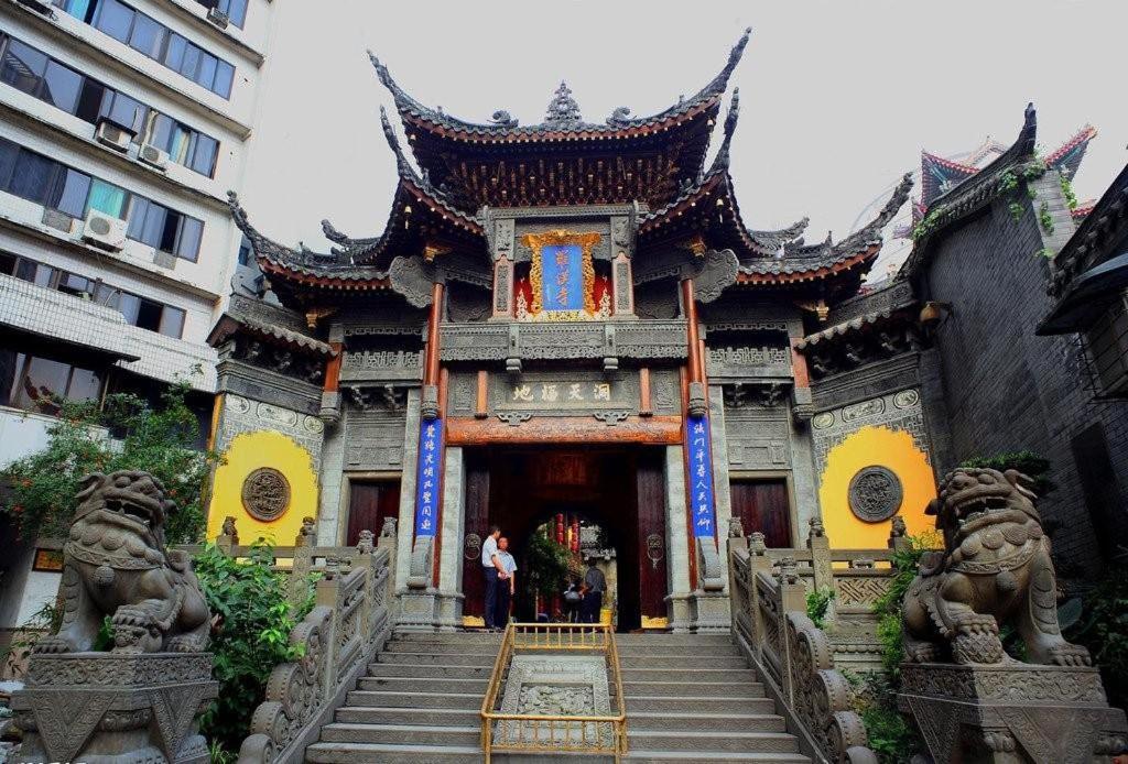 Suitetrails - 7Days Premium Chongqing Jiefangbei Pedestrian Street Branch