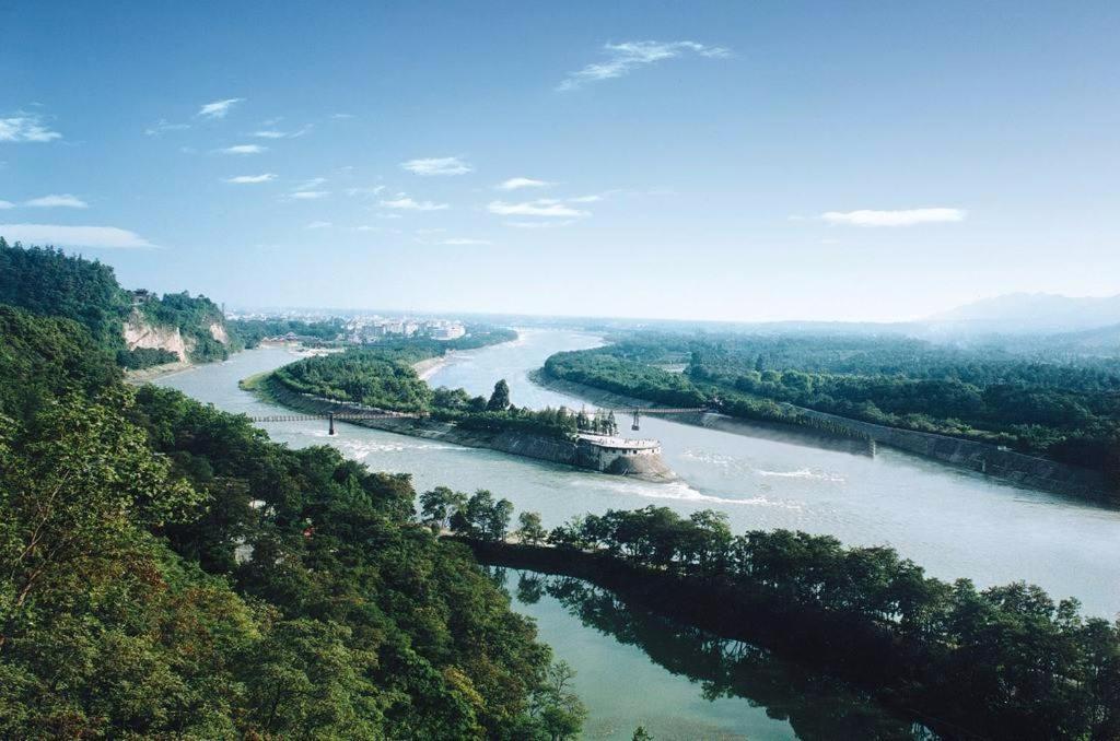 7Days Premium Chengdu Dujiangyan Qingcheng Mountain Branch - Housity