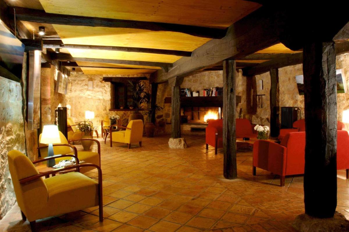 Hotel Posada Santa Maria la Real - Housity