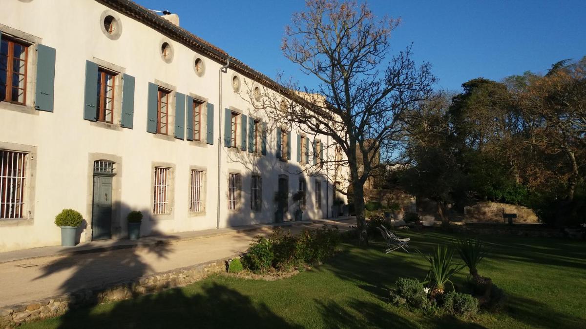 Jardin de l'établissement Logis Hôtel Château De Palaja