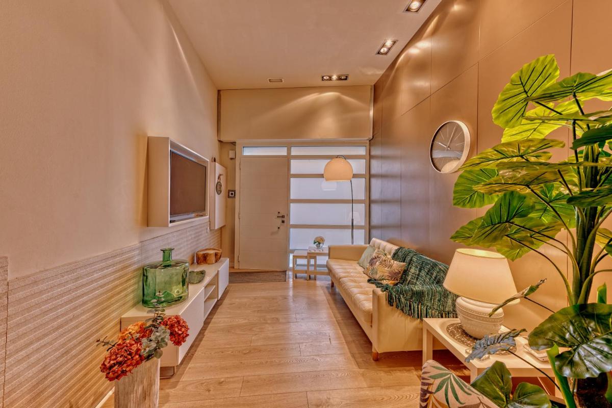 Gran casa al lado de la playa y Barcelona Centro - Housity