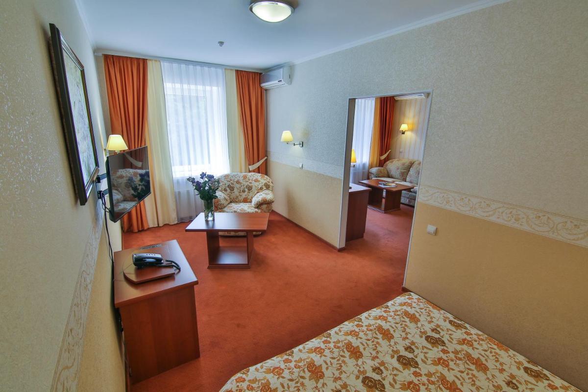 Ukraina Hotel - Housity