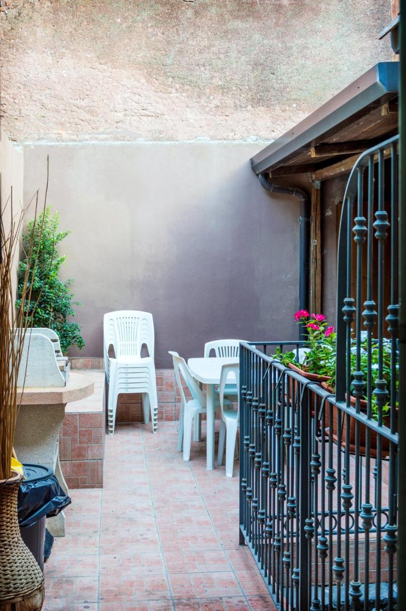 2 bedrooms house with furnished terrace and wifi at Catania 1 km away from the beach - Housity