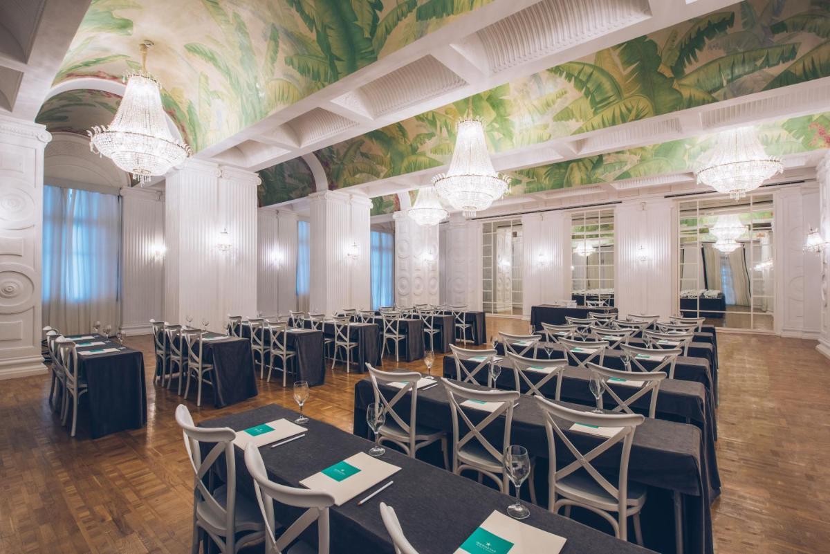 Un restaurante o sitio para comer en Iberostar Heritage Grand Mencey