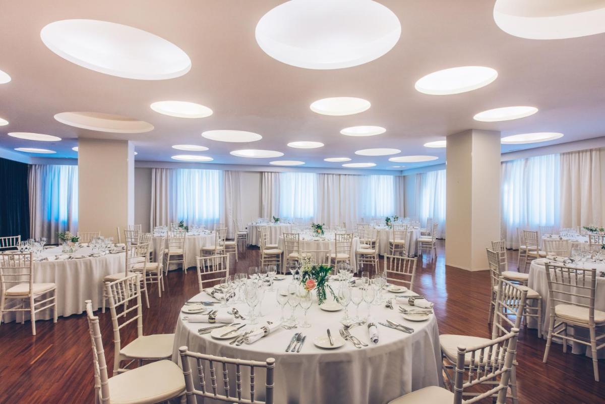 Un restaurante o sitio para comer en Iberostar Heritage Grand Mencey