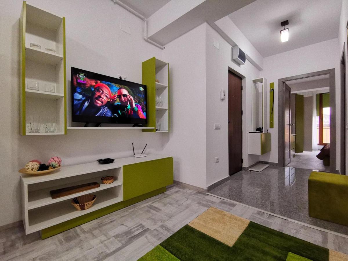 Green Apartment- Brilliant Apartments - Housity