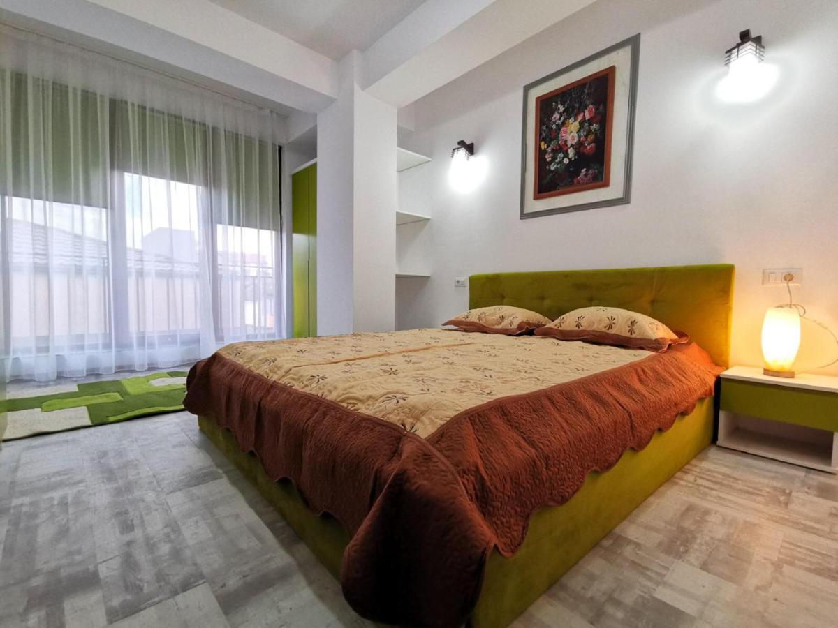 Green Apartment- Brilliant Apartments - Housity