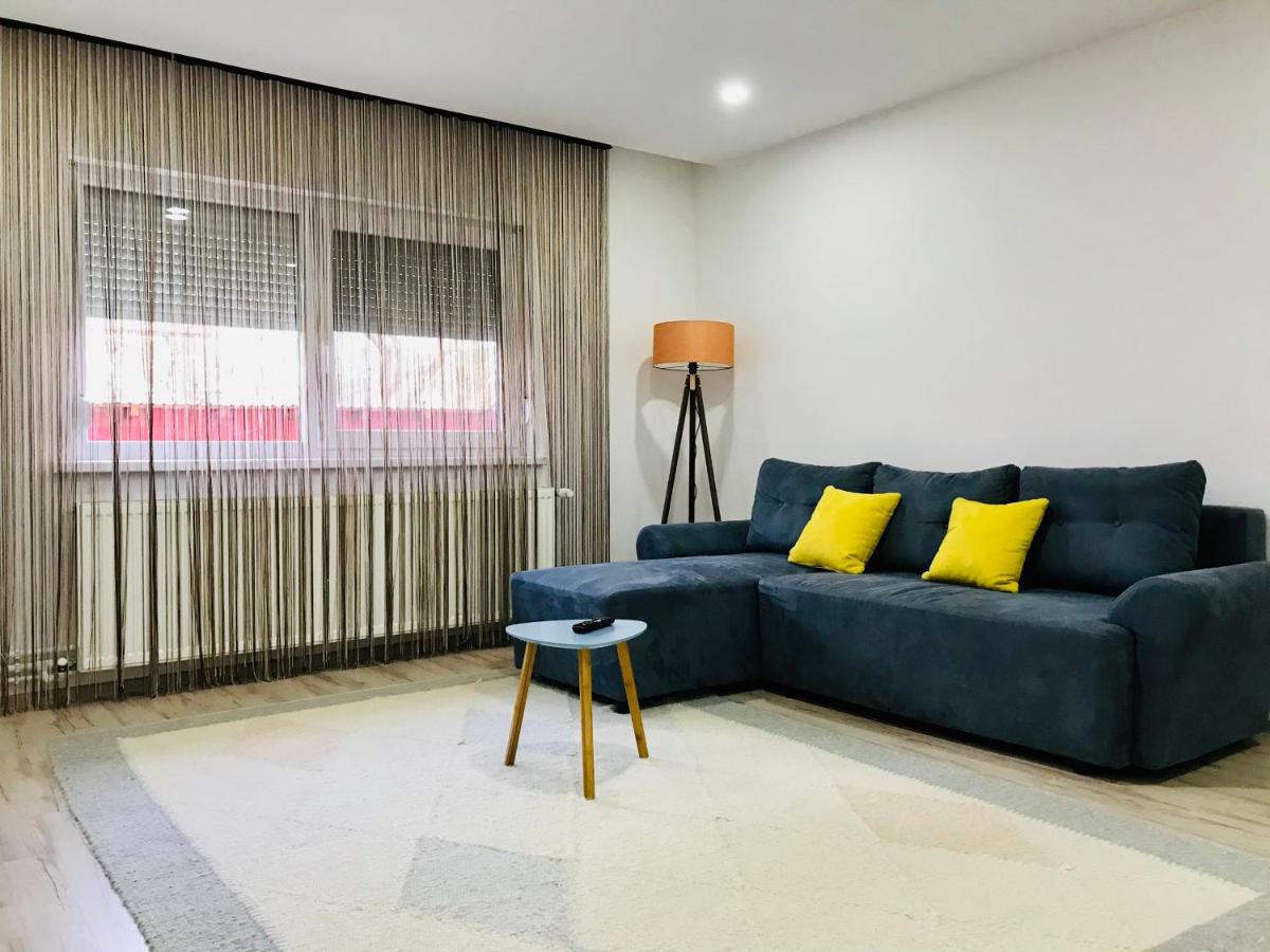 COMFY APARTMENT - Free Private Parking,AC,Wi-Fi - Housity