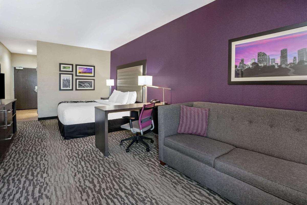 La Quinta by Wyndham College Station South - Housity
